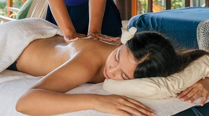 Nuru massage